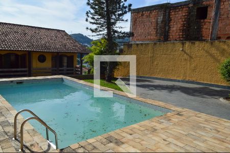 Casa à venda com 513m², 4 quartos e 2 vagas Casa à venda com 513m², 4 quartos e 2 vagasPiscina