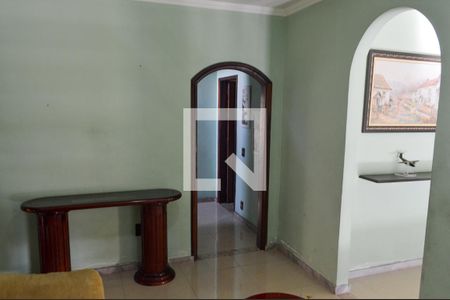 Casa à venda com 513m², 4 quartos e 2 vagas Casa à venda com 513m², 4 quartos e 2 vagasSala de estar