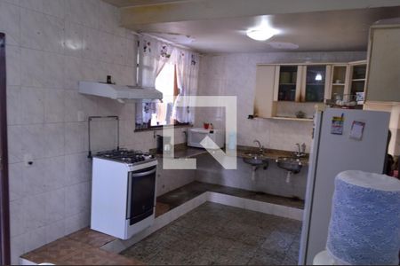 Casa à venda com 513m², 4 quartos e 2 vagas Casa à venda com 513m², 4 quartos e 2 vagasCozinha