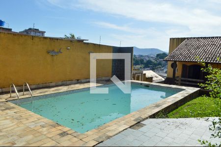 Casa à venda com 513m², 4 quartos e 2 vagas Casa à venda com 513m², 4 quartos e 2 vagasPiscina