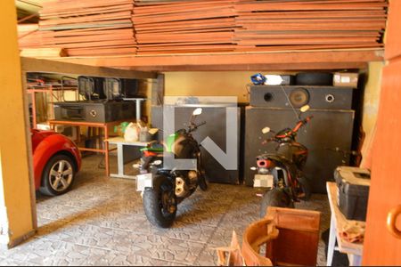 Casa à venda com 513m², 4 quartos e 2 vagas Casa à venda com 513m², 4 quartos e 2 vagasGaragem