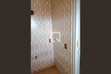 Casa à venda com 513m², 4 quartos e 2 vagas Casa à venda com 513m², 4 quartos e 2 vagasBanheiro da Suíte 1