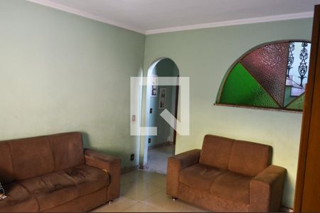 Casa à venda com 513m², 4 quartos e 2 vagas Casa à venda com 513m², 4 quartos e 2 vagasSala de TV