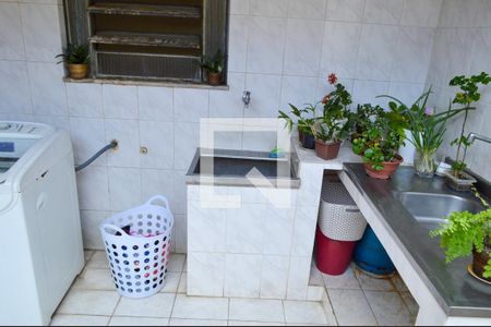 Casa à venda com 513m², 4 quartos e 2 vagas Casa à venda com 513m², 4 quartos e 2 vagasÁrea de Serviço