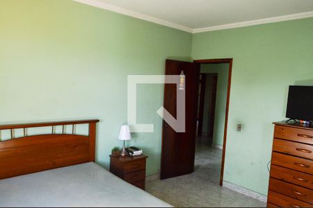 Casa à venda com 513m², 4 quartos e 2 vagas Casa à venda com 513m², 4 quartos e 2 vagasQuarto 1