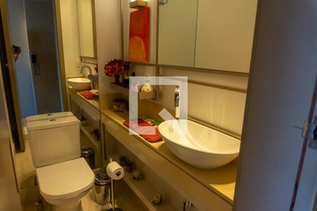 Apartamento à venda com 137m², 3 quartos e 3 vagas Apartamento à venda com 137m², 3 quartos e 3 vagaslavabo