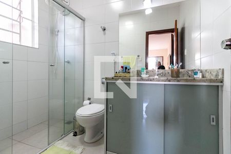 Casa à venda com 305m², 3 quartos e 4 vagas Casa à venda com 305m², 3 quartos e 4 vagasBanheiro da Suíte