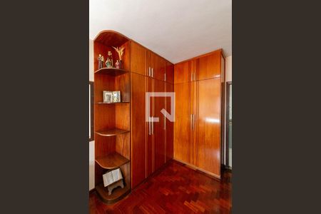 Casa à venda com 305m², 3 quartos e 4 vagas Casa à venda com 305m², 3 quartos e 4 vagasQuarto Suíte