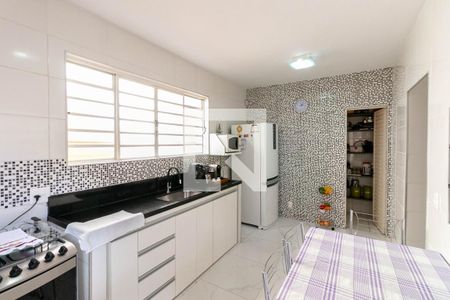 Casa à venda com 305m², 3 quartos e 4 vagas Casa à venda com 305m², 3 quartos e 4 vagasCozinha