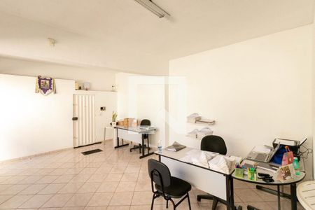 Casa à venda com 305m², 3 quartos e 4 vagas Casa à venda com 305m², 3 quartos e 4 vagasEscritório