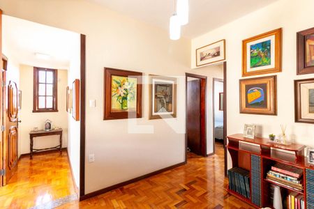 Sala de casa à venda com 3 quartos, 305m² em Carlos Prates, Belo Horizonte
