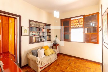 Sala de casa à venda com 3 quartos, 305m² em Carlos Prates, Belo Horizonte