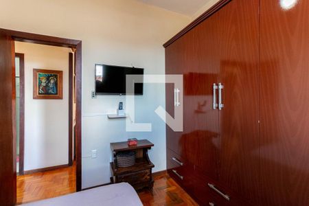 Quarto 1 de casa à venda com 3 quartos, 305m² em Carlos Prates, Belo Horizonte