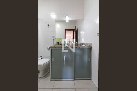 Casa à venda com 305m², 3 quartos e 4 vagas Casa à venda com 305m², 3 quartos e 4 vagasBanheiro da Suíte