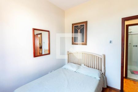 Quarto 2 de casa à venda com 3 quartos, 305m² em Carlos Prates, Belo Horizonte