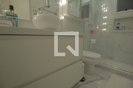 Casa de condomínio à venda com 165m², 3 quartos e 2 vagasBanheiro da Suíte