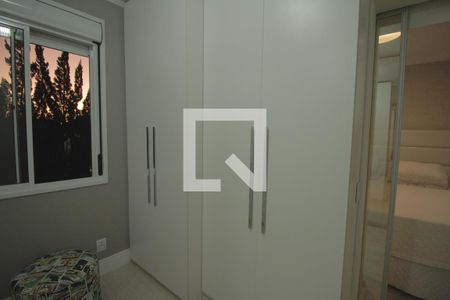 Casa de condomínio à venda com 165m², 3 quartos e 2 vagasCloset da suíte