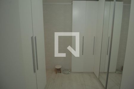 Casa de condomínio à venda com 165m², 3 quartos e 2 vagasCloset da suíte