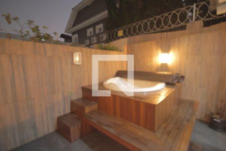 Casa de condomínio à venda com 165m², 3 quartos e 2 vagasJacuzzi