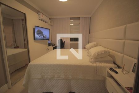 Casa de condomínio à venda com 165m², 3 quartos e 2 vagasSuíte