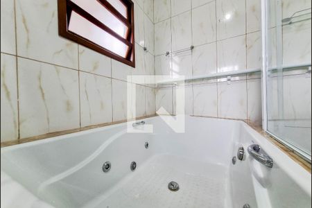 Casa para alugar com 250m², 3 quartos e 7 vagas Casa para alugar com 250m², 3 quartos e 7 vagasBanheiro da Suíte 2