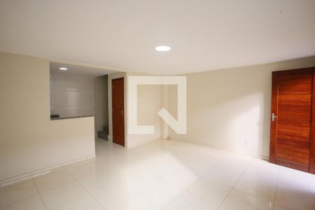 Casa de condomínio para alugar com 100m², 3 quartos e 1 vagaSala