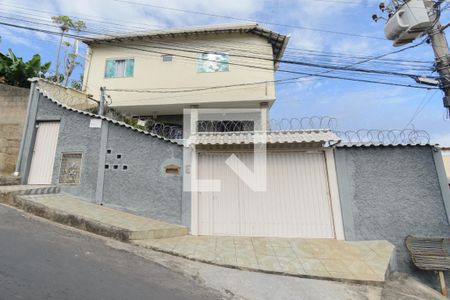 Fachada de casa à venda com 2 quartos, 42m² em Fonte Grande, Contagem