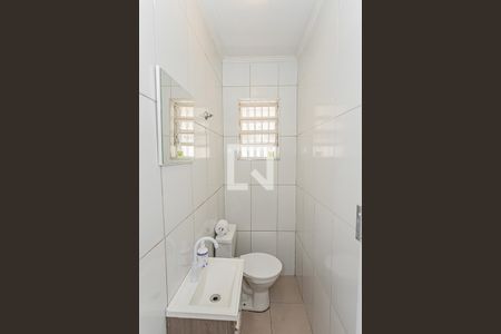 Lavabo de casa para alugar com 3 quartos, 134m² em Vila Carbone, São Paulo