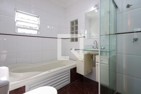 Casa para alugar com 140m², 3 quartos e 2 vagasBanheiro da Suíte