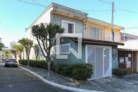 Casa para alugar com 140m², 3 quartos e 2 vagasFachada