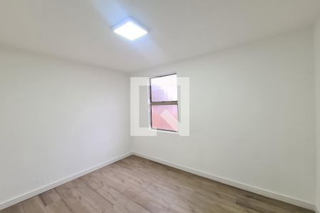 Quarto 2 de apartamento para alugar com 2 quartos, 40m² em Conjunto Habitacional Teotonio Vilela, São Paulo