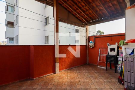 Casa à venda com 110m², 3 quartos e 1 vaga Casa à venda com 110m², 3 quartos e 1 vagaVaranda