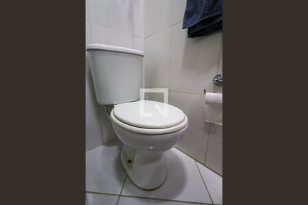 Casa à venda com 110m², 3 quartos e 1 vaga Casa à venda com 110m², 3 quartos e 1 vagaBanheiro social