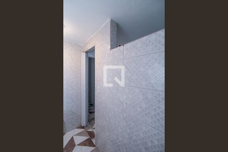 Banheiro de casa para alugar com 1 quarto, 20m² em Vila Ema, São Paulo