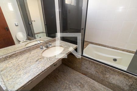 Apartamento para alugar com 152m², 5 quartos e 2 vagasBanheiro 3