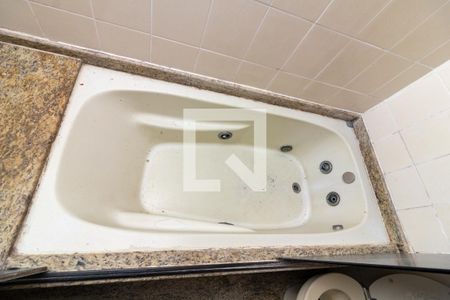Apartamento para alugar com 152m², 5 quartos e 2 vagasBanheiro 3