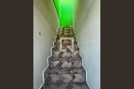 Casa para alugar com 77m², 1 quarto e sem vaga Casa para alugar com 77m², 1 quarto e sem vagaEscada