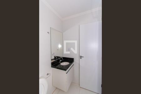 Casa para alugar com 35m², 2 quartos e 1 vaga Casa para alugar com 35m², 2 quartos e 1 vagaBanheiro