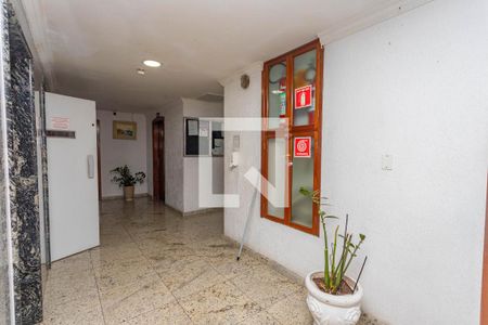 Apartamento à venda com 56m², 2 quartos e 2 vagasHall dos elevadores 