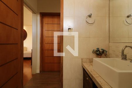 Casa à venda com 310m², 3 quartos e 2 vagasBanheiro Social