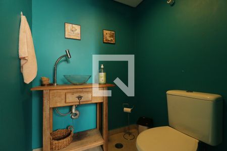 Casa à venda com 310m², 3 quartos e 2 vagasLavabo