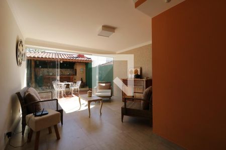 Casa à venda com 310m², 3 quartos e 2 vagasÁrea Comum