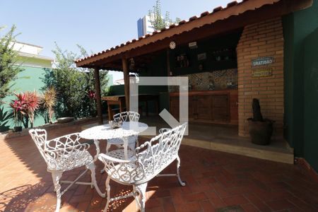 Casa à venda com 310m², 3 quartos e 2 vagasQuintal - Churrasqueira