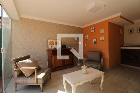 Casa à venda com 310m², 3 quartos e 2 vagasÁrea Comum