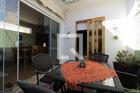 Casa à venda com 310m², 3 quartos e 2 vagasJardim de Inverno