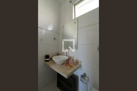 Casa à venda com 310m², 3 quartos e 2 vagasBanheiro Suite 1