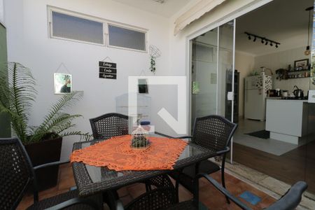 Casa à venda com 310m², 3 quartos e 2 vagasJardim de Inverno