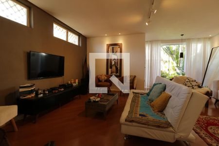 Sala de casa à venda com 3 quartos, 310m² em Vila Bastos, Santo André