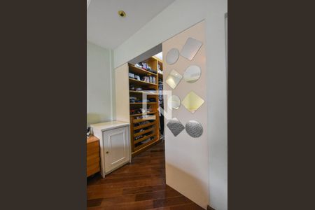 Apartamento à venda com 86m², 2 quartos e 1 vagaCloset Suíte 01