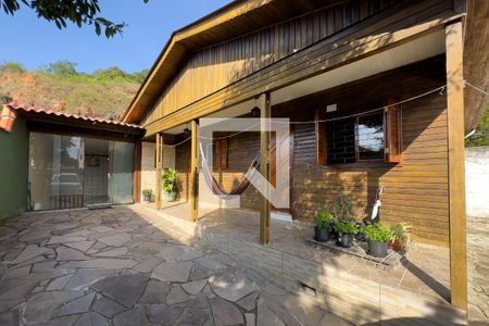 Casa à venda com 106m², 3 quartos e 5 vagasÁrea externa